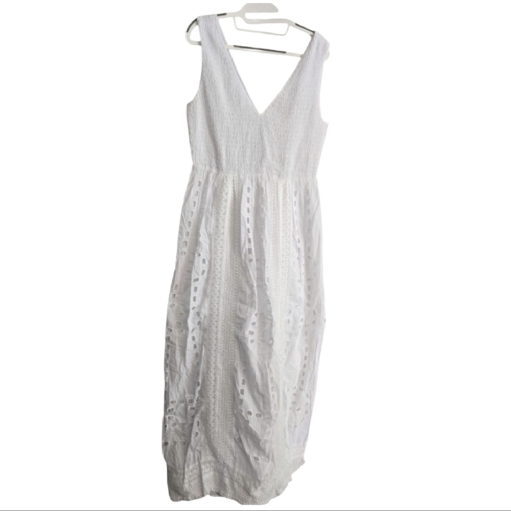 V Christina White Maxi Dress with Lace Detail Size Large in EUC